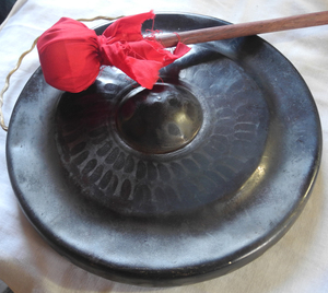 銅鑼 ゴング バチ付 16cm 仏具 民族楽器 ドラ アンティーク gong バチ付き