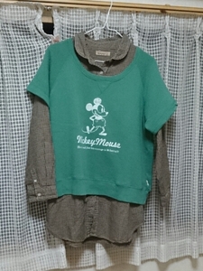 最終値下げ レディース ディズニー ミッキーマウス 半袖Tシャツ チェックシャツ 緑色 茶色 2点セット