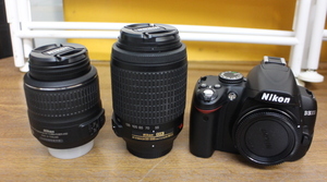 のK3314　　Nikon　デジタル一眼レフカメラ　D3000　ダブルズームキット　ジャンク