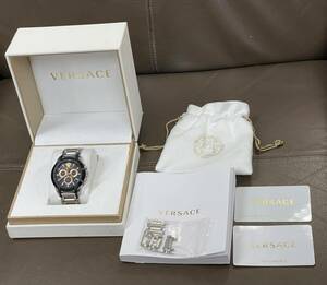 ヴェルサーチ VERSACE　メンズ クォーツ 腕時計　キャラクタークロノグラフ　42mm　ブラック×シルバー　VEM8