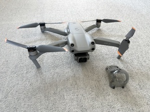 【DIPS登録解除済】DJI Air 2S エア２S Fly More combo フライモアコンボ　カーチャージャー　プロペラガード　オプション付