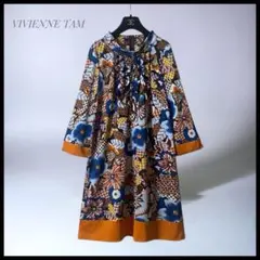 【VIVIENNE TAM】 美品  総柄  フロントフリルハイネックワンピース