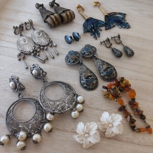 ■n282【ヴィンテージイヤリング　まとめて9個】ヴィンテージ　中古品　vintage　ジャンク品　アクセサリー仕入れ　送料¥230 