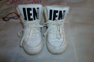 中古SISTER　JENI　スニーカー靴１９cm白色