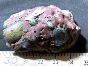【新出】内蒙古瑪瑙・阿拉善戈壁奇石緑豆石・10・56g（中国産鉱物標本）