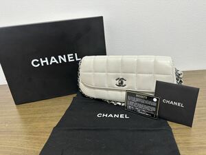 シャネル CHANEL チョコバー・3連チェーンショルダーバッ