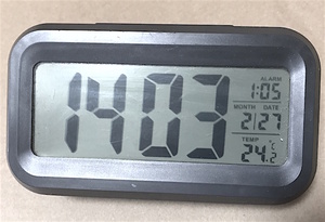 送料無料 LED 目覚まし時計 センサー バックライト 温度表示 おしゃれ シンプル デジタル 置時計 モダクロZ ブラック 光センサー