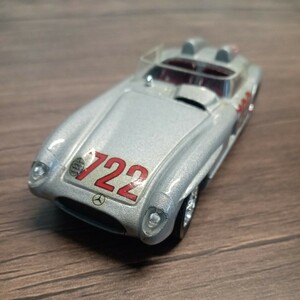 24588 ブルム 1/43 Mercedes-Benz 300 SLR No.722 Winner Mille Miglia 1955S. Moss - D. JenkinsonWith figurine