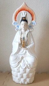 o56：観音様 仏像 陶器 人形 神様 ご利益 海外？日本 仏教 白 祈り インテリア 飾り 置物