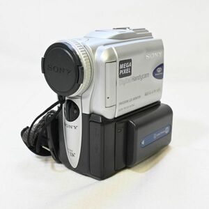 04765 【ジャンク扱い】 ソニー デジタルビデオレコーダー DCR-PC101 メモリースティック（64MB）付属 充電器なし ビデオカメラ レトロ家電