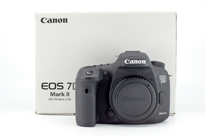 ■ Canon ■ EOS 7D Mark II MK2ボディ●元箱付属品完備 ● S数 約 1.070 【完全ほぼ新品 送料込】