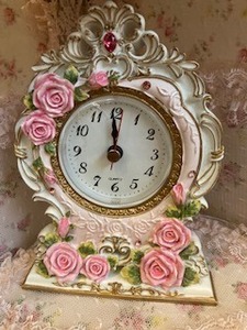☆姫系小物ミニチュアドールハウス調　プリンセス姫系ピンクローズ薔薇の置時計　ピンクローズピンクの薔薇の置時計