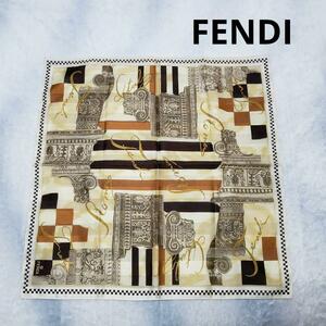 【美品】FENDI★フェンディ　小判スカーフ　バンダナ　ハンカチ　５７cm　★送料込み