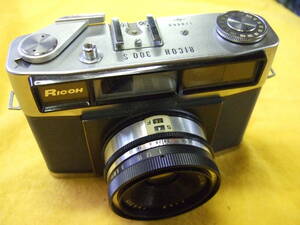  リコー RICOH 300S / RIKEN　118553　 RICOH F=2.8 f=4.5cm カメラ フィルムカメラ ジャンク扱い 