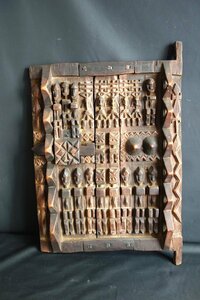ドゴンの扉　ドゴン族　アフリカ　マリ共和国　木彫　オブジェ　インテリア　約52×34×5cm　重量約2.25kg　　　m657