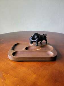 ヴィンテージ 昭和レトロ　水牛の置物 金属製 木製小物入れ トレイ 器 灰皿 アンティーク インテリア 置物 オブジェ 年代物　牛