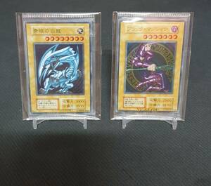 未品 2枚/ステンレス製& 20th スリーブ 含み/青眼の白龍/ブラック・マジシャン/遊戯王 20th ANNIVERSARY DUELIST BOX