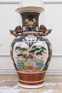 DO24 大き目 九谷焼 色絵 獅子 飾り壷 飾壷 壺 ツボ 置物 飾り物 オブジェ 高61cm