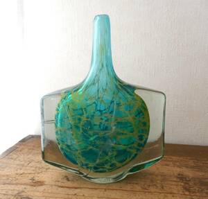 5371◎ヴィンテージ　工芸ガラス　花瓶　グリーン系　イムディーナガラス　マルタ島　サイン入り　気泡　1980年代　