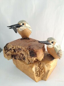 【鳥のオブジェ】バードカービング■木工彫刻　2羽の鳥　翡翠　かわせみ　木彫りオブジェ　　　GPN-2023051701