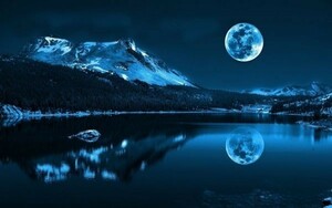 月 スーパームーン 雪山 天体 神秘 癒し パワー 絵画風 壁紙ポスター ワイド版603×376mm（はがせるシール式）006W2