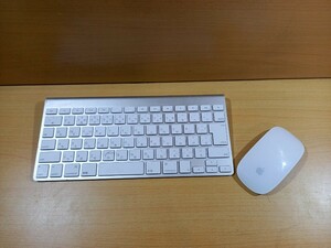 【S】アップル　Apple 純正　ワイヤレスキーボード