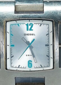 DIESEL ディーゼル DZ-2122 メンズ アナログ 腕時計 ホワイト文字盤 シアンブルー印字 メタルベルト ステンレス 電池交換済み 動作確認済み