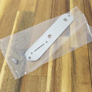 テレキャスター用コントロールプレート　StewMac Control Plate For Tele With Angled Slot Chrome　未使用