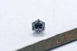 ラボ グレーダイヤモンド 0.8ct ヘキサゴンカット 宝石 鉱石 希少 輝き 高品質 宝石シリーズ 六角形状 モアッサナイト C274