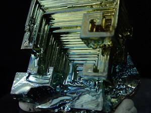 ビスマス結晶 82g S0387 日本製 サイズ約30mm×38mm×38mm 蒼鉛 人工 結晶 鉱物 パワーストーン インテリア オブジェ ハンドメイド