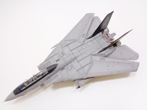 ファインモールド 1/72 アメリカ海軍 F-14A トムキャット プラモデル 完成品 グラマン Tomcat 艦上戦闘機 エアクラフト 航空機 飛行機 模型