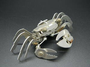 カニ　蟹　ロボット　インテリア　置物　組立品　約30ｇ