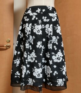 GLACIER　 黒　花柄　スカート　サイズＭ　裾チュール