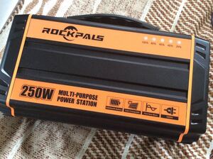 Rockpals K36 ポータブル電源 正弦波 大容量 64800mAh/240Wh 250W 50/60Hz 東/西日本電圧対応 小型発電機 キャンプ 車中泊