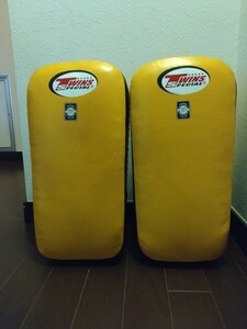 ツインズ　TWINS　キックミット 本革製