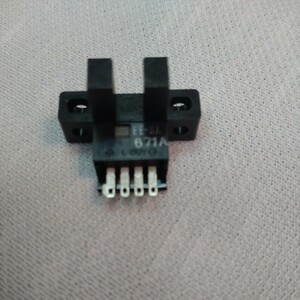 EE-SX671A（フォトセンサー）端子にハンダ跡無し　未使用品　オムロン製　モニター点灯と消灯