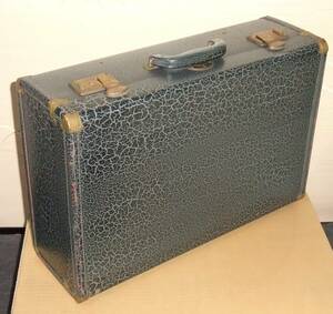 古いトランク　スーツケース　鞄　レトロ　アンティーク　