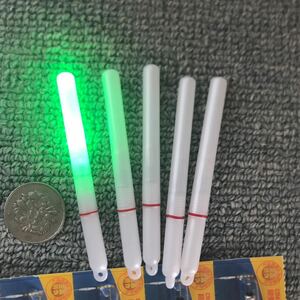 LEDスティックライト　電気ケミホタル50サイズオリジナル長さ　緑発光　本体5本　電池5本無料　新品入荷