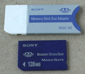 送料無料 SONY ソニー 純正 MEMORY STICK メモリースティック Duo 128MB MSH-M128 アダプタ付き MSAC-M2 日本製 MADE IN JAPAN 即決！