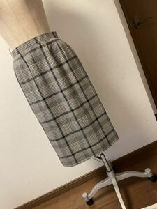 【美品】★BURBERRYS 高級感　絹&毛　チェック柄タイトスカート/9春夏★