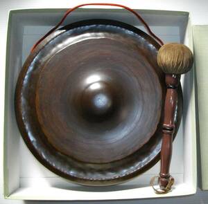茶道具 銅鑼 鉄ドラ どら バイ付 箱付き 直径33.5cm 厚み6cm 重さ約1kg