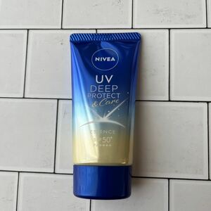 【新品未使用】ニベアUV ディーププロテクト＆ケアエッセンス（日焼け止め）50g 顔・からだ用