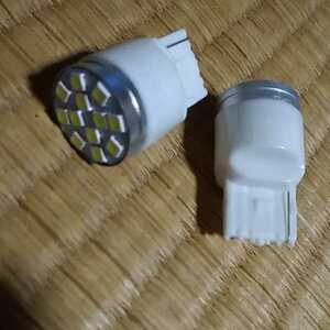 ☆T20 3030SMD LED 12連　ホワイト 2個　バックランプに。