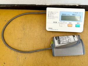 ●オムロン　デジタル自動血圧計　HEM-715C※動作品