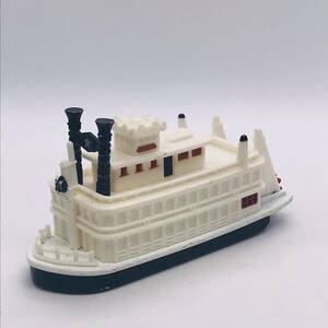 N370 トミカ 蒸気船マークトウェイン号　ディズニー