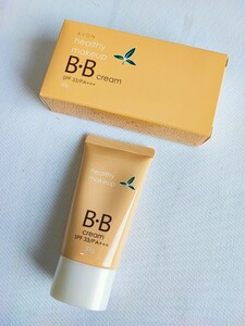 AVON BBクリーム ナチュラルカバー F051 ライト オークル 未使用 送料無料 化粧下地 ファンデーション コスメ SPF 33/PA+++(041103)