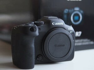 □■キャノン（Canon） EOS R7 おまけ５点付 極上美品！！