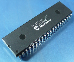 MICROCHIP PIC16C64A-10/P (OTP/8bit) [B]