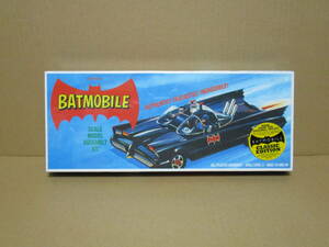 POLAR LIGHTS 1/32 BATMOBILE