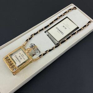 465 CHANEL シャネル N°19 香水瓶　香水ボトル　チェーンネックレス　ペンダント　アクセサリー　レディース